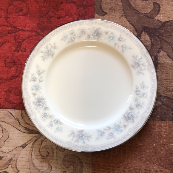 🌟Vintage Noritake Fine Bone China🌟5 piece place setting. - Picture 6 of 16